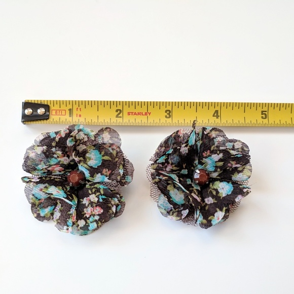 H&M brown and turquoise flower hair clips - Picture 4 of 4
